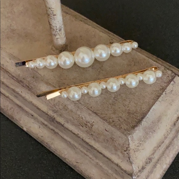 Really Beautiful Pearl Hair Clips - Picture 4 of 4